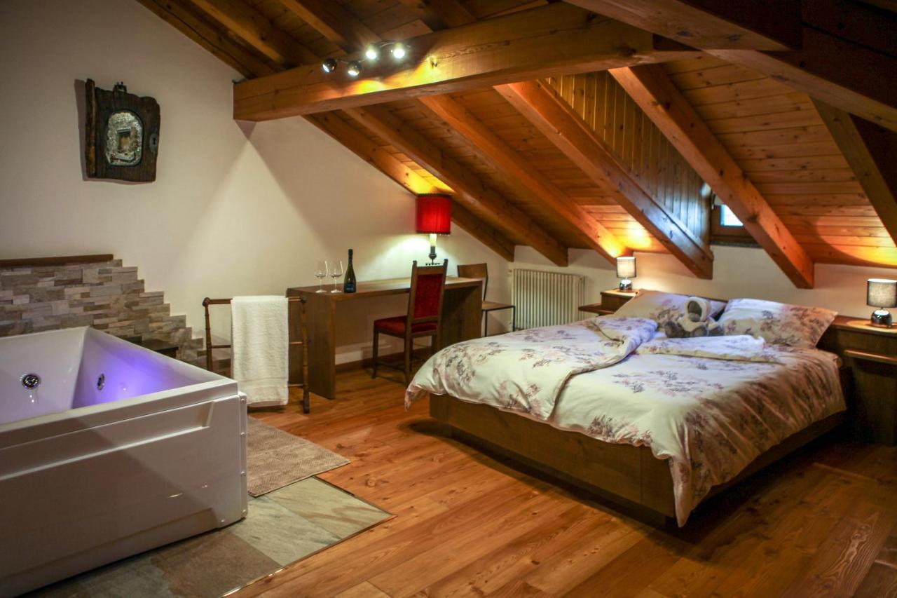 Maison Bordon - Le Petit Château Nus Extérieur photo
